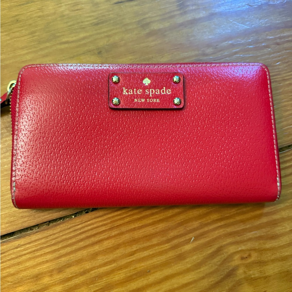 Kate Spade Vibrant Red Wallet ❤️💛